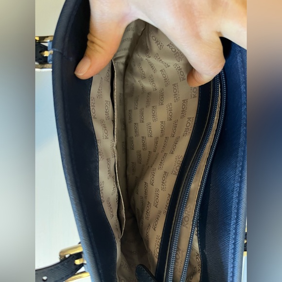 Michael Kors Saffiano Frame MD PKT MF Leather Tote - Picture 5 of 5